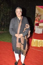 Siddharth Kak at Anjan Shrivastav son_s wedding reception in Mumbai on 10th Feb 2013 (18).JPG